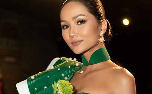 Bất ngờ tuyên bố ngừng đồng hành với Hoa hậu Hoàn vũ Việt Nam để về quê, H'Hen Niê lại khiến fan lo lắng vì liên tục chia sẻ status tâm trạng