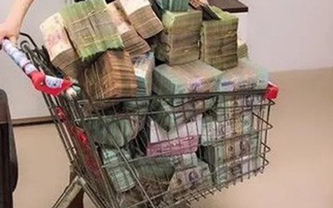 Khuân 1 hộp vàng, cõng bao tải tiền mặt đi mua căn nhà phố