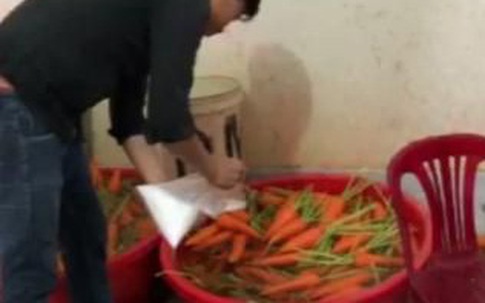 Rửa củ cải bằng hóa chất: "Chưa ai phản ánh nên...không lo"!