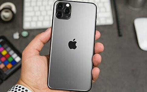 Người Việt săn iPhone giá rẻ 'ngày độc thân'