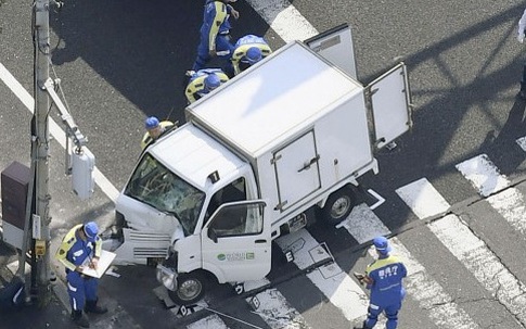 Xe tải lao vào nhóm trẻ ở Nhật Bản, nhiều người phải nhập viện