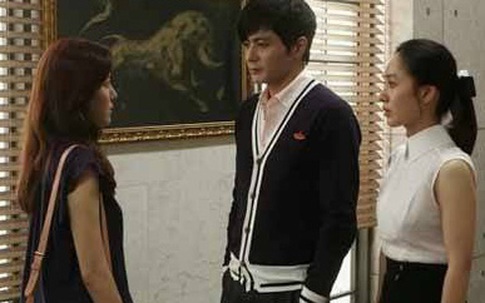 Bắt gặp chồng chưa cưới và người tình, tôi bất lực nhìn họ tới với nhau