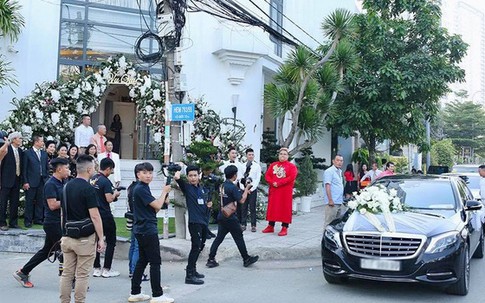 Khoảnh khắc hiếm trong đám cưới hạn chế truyền thông của Bảo Thy: Chú rể bảnh bao xuất hiện, cô dâu xinh hệt như một nàng công chúa
