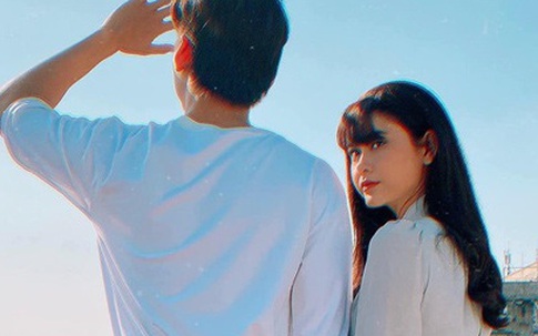 Trương Quỳnh Anh đăng ảnh nắm tay chàng trai giấu mặt