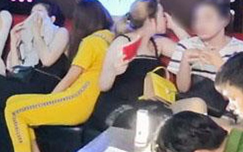 Chủ quán karaoke đãi 'tiệc ma túy' cho 60 khách mời
