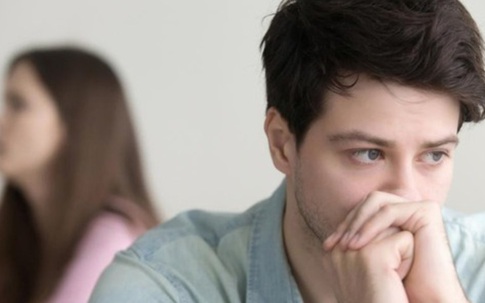 Vợ chết điếng vì chồng bộc bạch lý do "bại trận khi yêu"