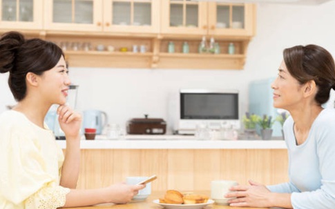 Khi mẹ chồng ghen với con dâu