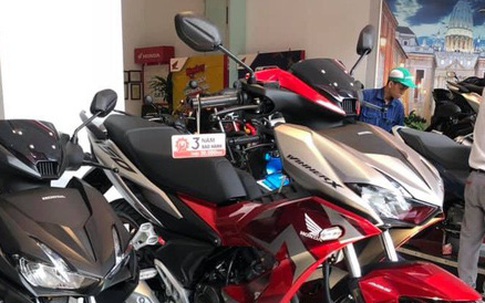 Loạn giá xe máy trước Tết