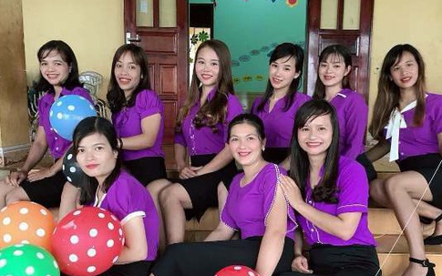 Tám cô giáo tình nguyện dạy không lương