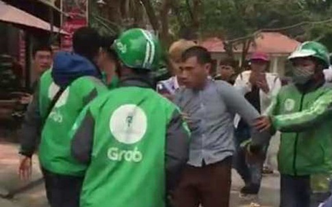 Hà Nội: Đối tượng móc trộm điện thoại của nữ sinh viên đang chờ xe buýt bị bắt giữ
