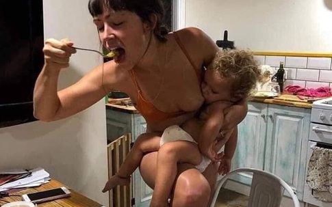 Xem loạt ảnh phụ nữ ở nhà không làm gì, chị em vừa cười vừa mếu