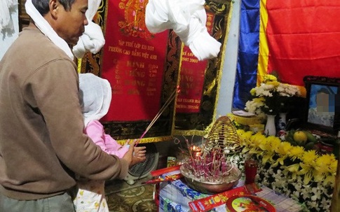 Lá thư đẫm nước mắt viết cho con của nữ điều dưỡng không may tử nạn trên đường