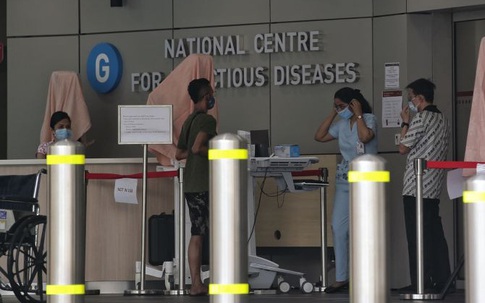 13 ca dương tính virus corona, Singapore cho người từng đến Trung Quốc nghỉ 14 ngày