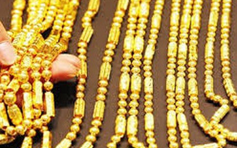 Giá vàng hôm nay 1/10: Đồng loạt tăng cả trong nước và thế giới, chuyên gia khuyên mọi người nên nắm giữ vàng