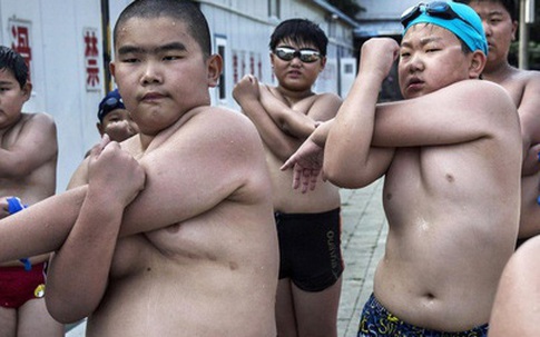 Học sinh Trung Quốc bị cho điểm thấp vì béo phì, cận thị