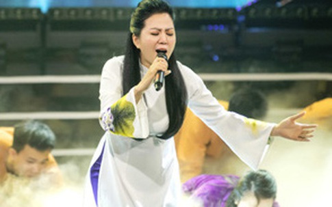 Chỉ một đêm nhạc, ca sĩ xứ Nghệ Đinh Hiền Anh cùng các đồng nghiệp thu được 34,2 tỷ ủng hộ đồng bào miền Trung