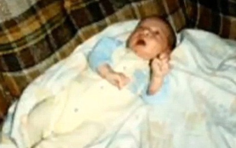 Đấu tranh để nhận nuôi đứa trẻ không ai muốn, 27 năm sau người phụ nữ nhận về "món quà" làm thay đổi cuộc đời bà