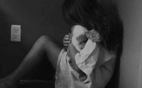 Người nhà phát hiện "chuyện động trời" khi thấy con gái 12 tuổi bất thường