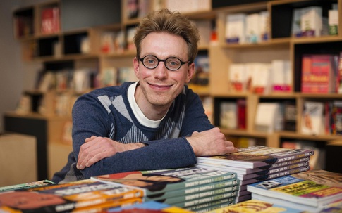 Thiên tài nước Anh sử dụng ngoại ngữ thành thạo sau 7 ngày học