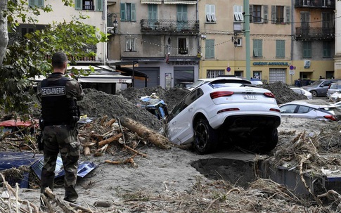 Phát hiện 7 thi thể ở Italy và Pháp sau trận bão lớn