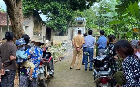 Thi thể cặp vợ chồng già gia cảnh khó khăn được phát hiện trước sân nhà