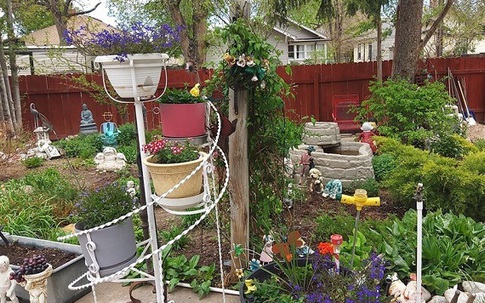 Chồng khô khan khiến tôi say nắng đồng nghiệp