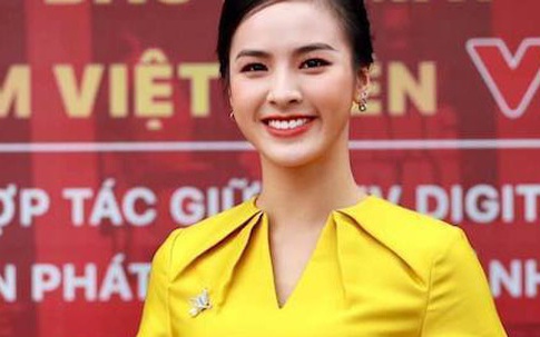 MC Quỳnh Nga trẻ nhất VTV24 không áp lực khi bị so sánh với Thụy Vân