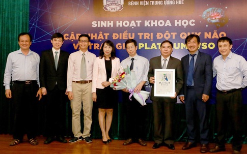 Bệnh viện TW Huế nhận giải thưởng danh giá của Hội Đột quỵ thế giới