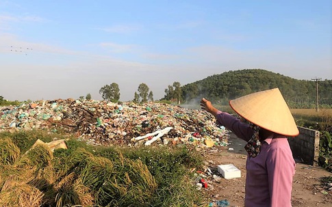 Hãi hùng những bãi rác bủa vây dân cư ở Hải Phòng