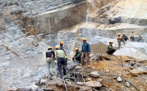 Tai nạn lao động thương tâm: Hai công nhân tử vong do bị đá rơi vào người