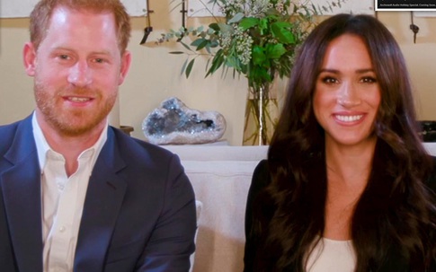 Vừa khoe kiếm được tiền tỷ đô, Meghan Markle đã bị dân mạng "ném đá" và đòi tẩy chay