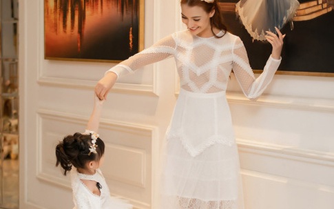 Người mẫu Hồng Quế đưa con gái đi show Hà Duy