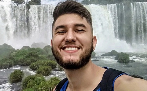 Mất mạng khi đứng selfie ở thác nước cao 10 m tại Brazil