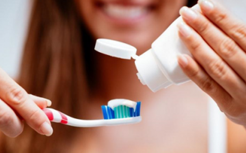 Trước khi đánh răng tuyệt đối không uống loại nước này