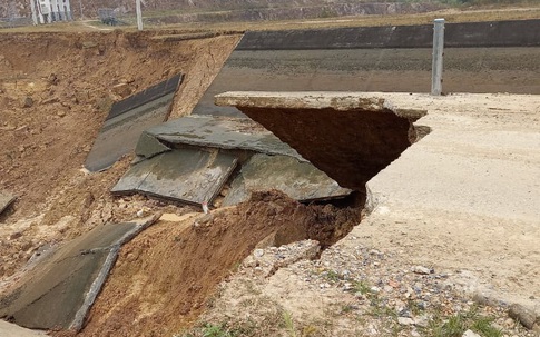 Kênh hơn 4 nghìn tỷ ở Thanh Hóa bất ngỡ đứt gãy khi bơm nước tưới tiêu