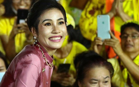 Lộ tin đồn Hoàng quý phi Thái Lan quay trở lại uy hiếp địa vị của Hoàng hậu?