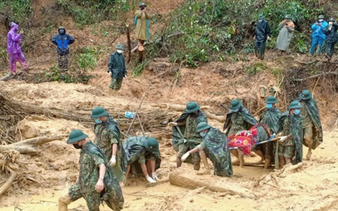 Tá hỏa phát hiện 2 thi thể nằm trên võng giữa rừng sâu