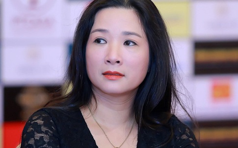 Tuổi 51 không chỉ trẻ đẹp mà còn hào phóng về tiền bạc của Thanh Thanh Hiền - nữ nghệ sĩ vừa tuyên bố chia tay chồng trẻ vì lý do phản bội