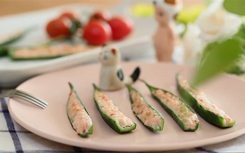 Đậu bắp nhồi thịt gà, cả nhà ăn ngon hơn ăn cỗ