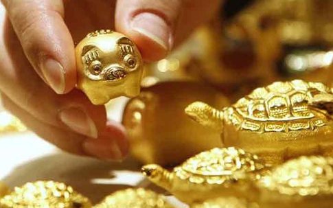 Giá vàng hôm nay 12/2: Tiếp tục vững ở trên đỉnh cao