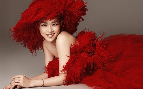 Diệp Bảo Ngọc 'biến hóa' với sắc đỏ