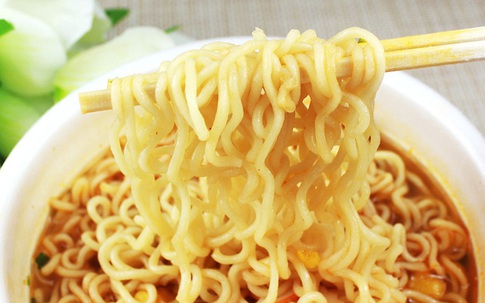 4 sai lầm khi ăn mì tôm chống ngán nhiều người mắc gây hại cho sức khỏe