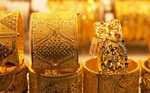 Giá vàng hôm nay 4/2: Lao dốc không phanh, dân mua vàng vía Thần Tài lỗ nặng