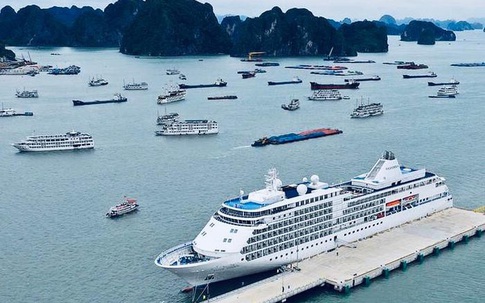 Quảng Ninh: Không cho hành khách, thuyền viên lên bờ khi đi qua các vùng dịch