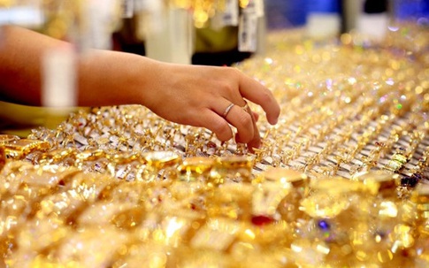 Giá vàng hôm nay 10/3: Bất ngờ tụt giảm