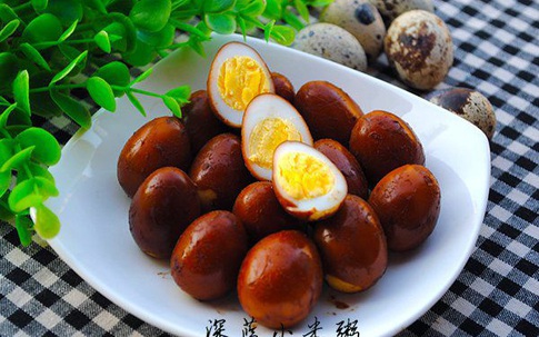 Tuyệt chiêu làm trứng cút om vừa ngon lại rẻ, trôi cơm bất ngờ