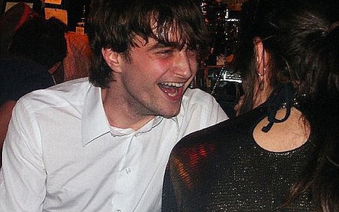 Daniel Radcliffe: 'Harry Potter đã biến tôi thành kẻ nghiện rượu'