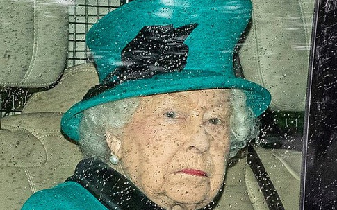 Sự thật thông tin Nữ hoàng Anh phải rời điện Buckingham vì dịch COVID-19