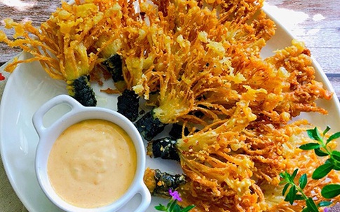 Nấm kim châm cuộn rong biển chiên giòn