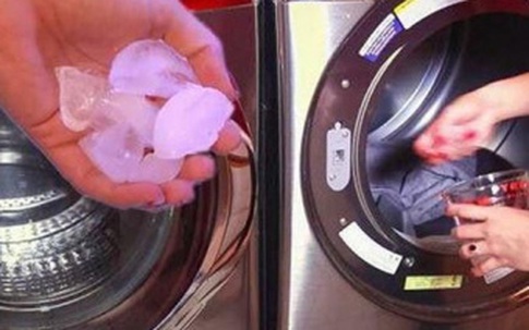 Bỏ vài viên đá lạnh vào máy giặt, xem kết quả mẹ đảm nào cũng muốn học theo